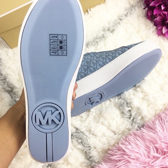 SALE Michael Kors Poppy Lace Up Sneakers - Picture 6 of 7